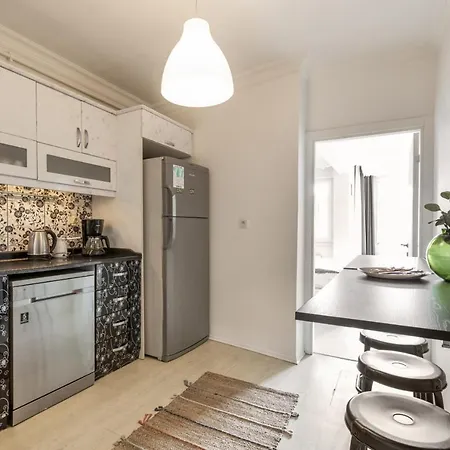 Apartment Charming Besiktas Flat With A Lovely Terrace